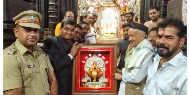 महाराष्ट्र व कर्नाटक राज्याच्या सीमावर्ती भागात स्थानिक प्रशासनात उत्कृष्ट समन्वय सीमावर्ती भागातील अधिकाऱ्यांचे महाराष्ट्र व कर्नाटक राज्यपालांकडून कौतुक  – – सीमा भागात मराठी – कन्नड भाषेत सार्वजनिक जागेत फलक लिहिण्यासह विविध मुद्यावर एकमत