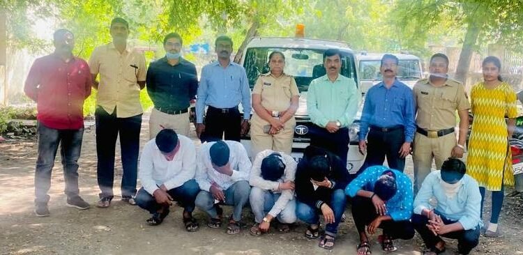 धाब्यावर छापा ; पाच मद्यपींसह हॉटेल चालकावर गुन्हा दाखल