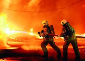 इन्व्हर्टरमुळे घराला आग,एकाच कुटुंबातील 6 दगावले…