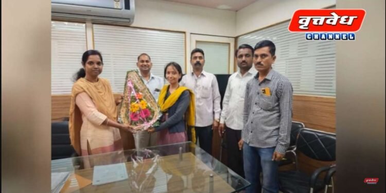 संप्रदा बीडकर यांनी घेतला सोलापूर जिल्हा माहिती अधिकारी पदाचा पदभार