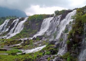 स्वीत्झर्लंड किंवा काश्मीर नव्हे तर हा आपल्या महाराष्ट्रातील भंडारदरा !
