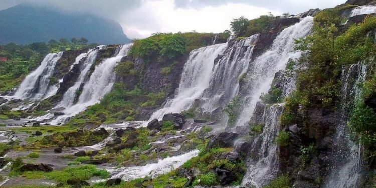 स्वीत्झर्लंड किंवा काश्मीर नव्हे तर हा आपल्या महाराष्ट्रातील भंडारदरा !