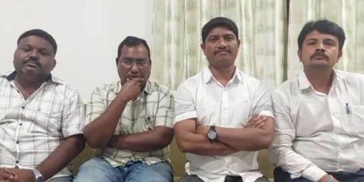 महाराष्ट्रात सुपारी घेण्यासाठी प्रसिद्ध असणाऱ्या सुपारी ताईची बार्शीतील नगरसेवकांनी केली पोलखोल..