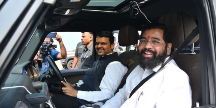 मुख्यमंत्र्यांचे स्टेअरिंग उपमुख्यमंत्र्यांच्या हातात…