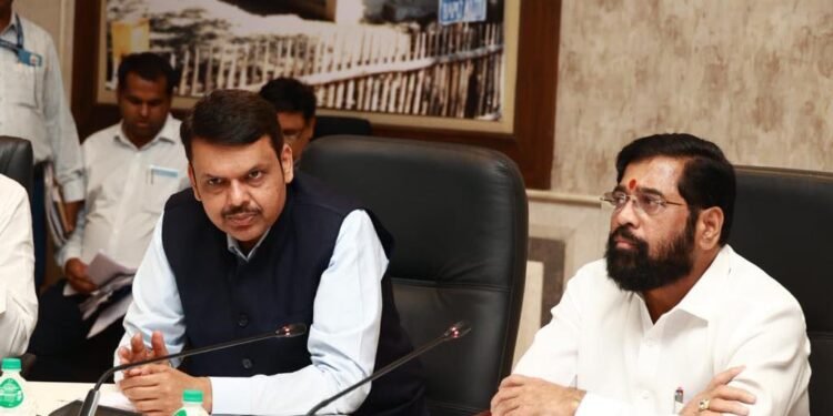 मुख्यमंत्री एकनाथ शिंदे यांच्या अध्यक्षतेखाली महाराष्ट्रातील  कोविड परिस्थितीबाबत नागपूर येथे बैठक झाली…