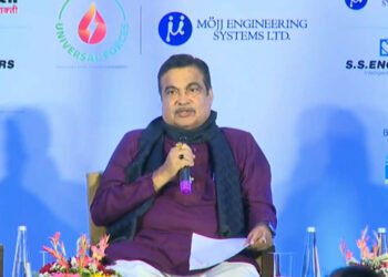 ‘इथेनॉल : फ्युएल ऑफ द फ्युचर’ या विषयावर पुणे येथे आयोजित कॉन्क्लेव्हल मध्ये नितीन गडकरी