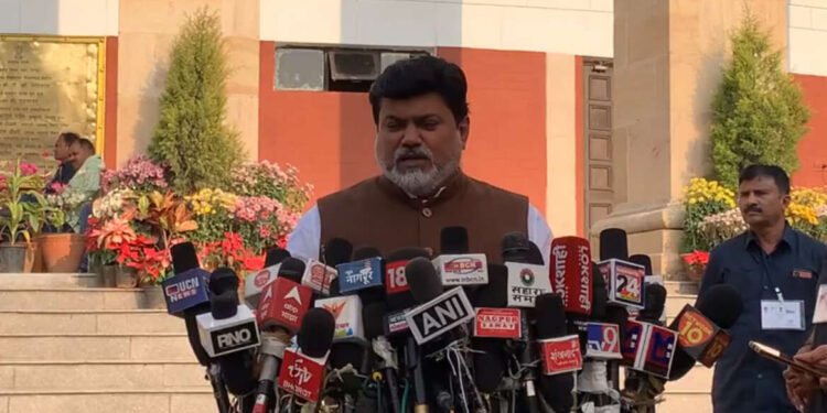 LIVE : नागपूर विधिमंडळ परिसरातून उद्योग मंत्री उदय सामंत लाईव्ह…