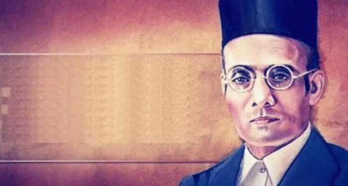 मोपल्यांच्या गावात स्वामी विवेकानंद, स्वातंत्र्यवीर सावरकर यांची छबी असलेले झेंडे विजयोत्सवात…