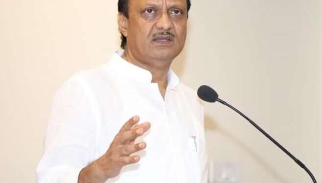 कर्नाटकचे मंत्री, आमदार सातत्यानं महाराष्ट्र विरोधी गरळ ओकण्याचं काम करत आहेत – अजित पवार