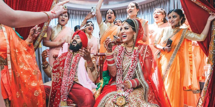 पुढच्या ४१ दिवसात भारतात ३२ लाख विवाह होतील आणी त्यातून अंदाजे ४ लाख करोड रुपयांची उलाढाल होईल.