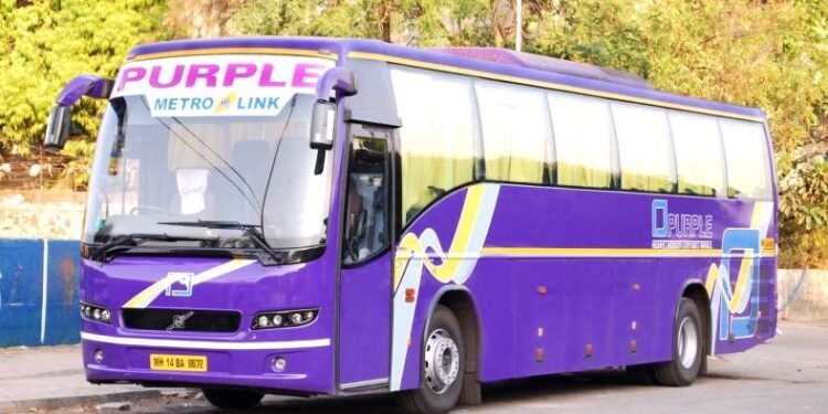 समृद्धी महामार्गावरून धावणारी पहिली बस सहा तासात शिर्डीत दाखल…