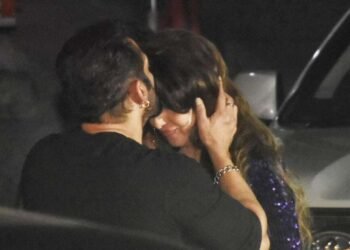 पहा सलमान खान आणि संगीता बिजलानीचे ते क्षण ज्यांचे फोटो वेगाने व्हायरल होत आहेत.