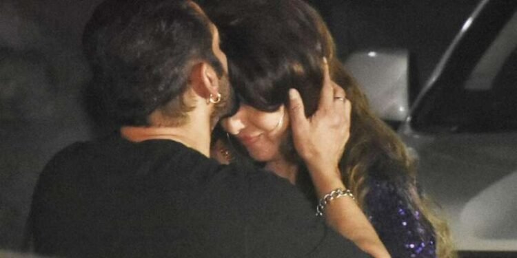 पहा सलमान खान आणि संगीता बिजलानीचे ते क्षण ज्यांचे फोटो वेगाने व्हायरल होत आहेत.