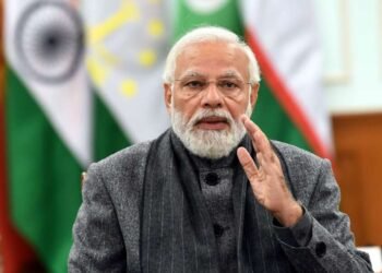 नागरिकांमध्ये पुन्हा एकदा कोरोनाच्या नियमांसबंधित जागरुकता करण्याच्या सूचना पंतप्रधान नरेंद्र मोदी यांनी राज्यांना दिल्या आहेत.