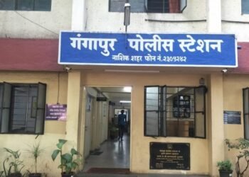 शर्ट चोरला म्हणून कर्मचाऱ्यास बेदम मारहाण…