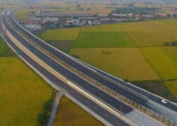 मुख्यमंत्री उपमुख्यमंत्री 4 डिसेंबरला समृद्धी महामार्गाची पाहणी करणार