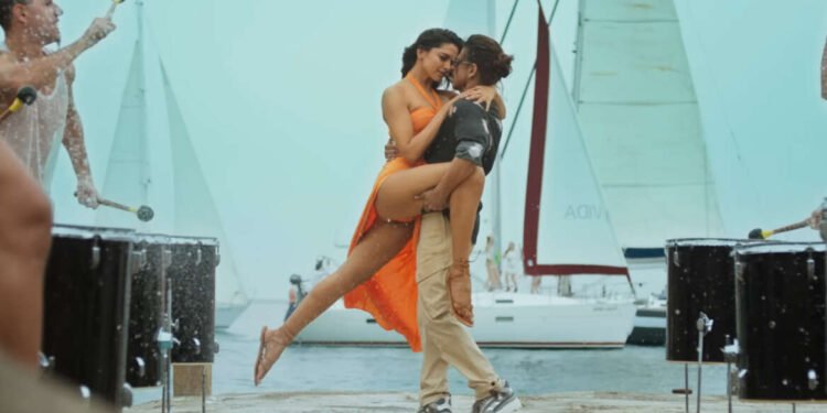 ‘पठाण’ चित्रपटावरून वाद पेटला…‘बेशरम रंग’ गाण्यामुळे हिंदूंच्या भावना दुखावल्या गेल्याचा दावा…