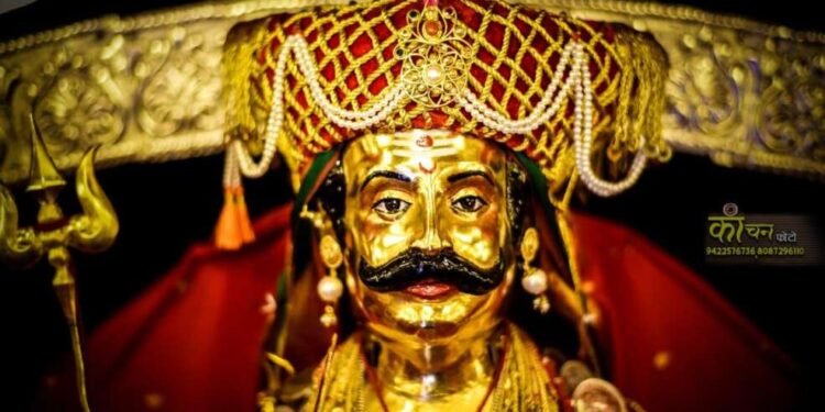 रत्नागिरी:- मुख्यमंत्री एकनाथ शिंदे यांनी श्री देव भैरी बुवा देवाचे भक्तीभावाने दर्शन घेतले आणि देवाच्या चरणी राज्यातील जनतेला सुखी समाधानी ठेवण्याची केली प्रार्थना…