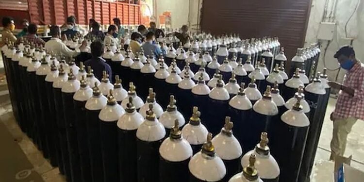 आपापल्या राज्यातील ऑक्सिजनचा साठा आणि पुरवठा याबाबत तयारी करा ! केंद्र सरकार