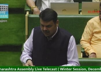 नक्षलवाद्यांना घाबरून महाराष्ट्र थांबणार नाही ! | उपमुख्यमंत्री देवेंद्र फडणवीस