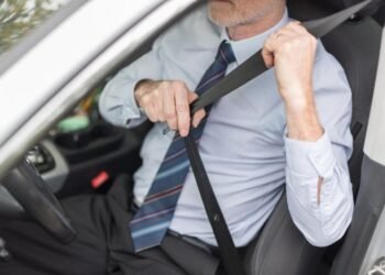 सीट बेल्ट न लावणाऱ्या 83 टक्के कार प्रवाशांचा अपघातात मृत्यू; 2021 मधील धक्कादायक आकडेवारी