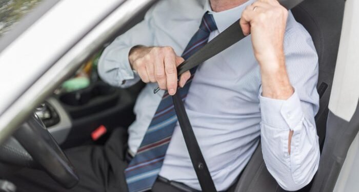 सीट बेल्ट न लावणाऱ्या 83 टक्के कार प्रवाशांचा अपघातात मृत्यू; 2021 मधील धक्कादायक आकडेवारी