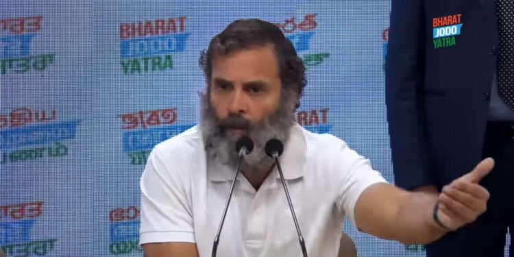 सरकारने आपल्या चुका लष्कराच्या मागे लपवणे थांबवावे – राहुल गांधी