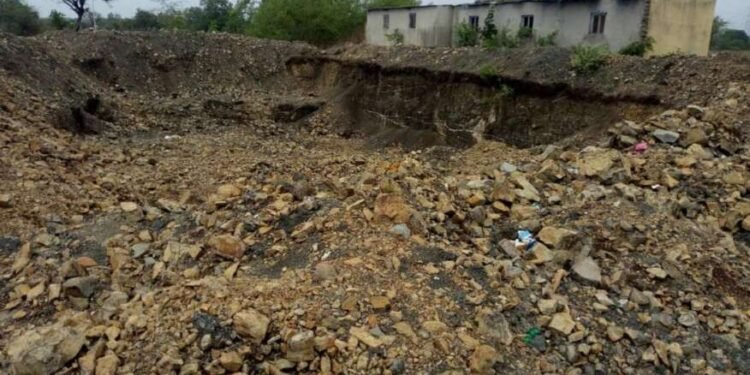 अजब..! महाराष्ट्रातील सर्वात मोठ्या चोरीची बातमी….