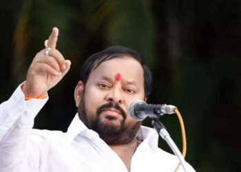 शहाजीबापूंच्या मतदारसंघात गावकऱ्यांकडून निवडणुकीवर बहिष्कार…