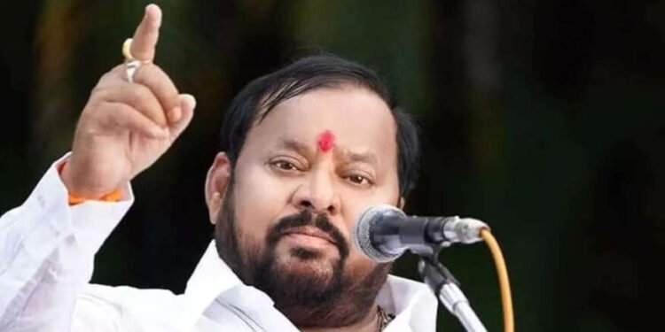 शहाजीबापूंच्या मतदारसंघात गावकऱ्यांकडून निवडणुकीवर बहिष्कार…