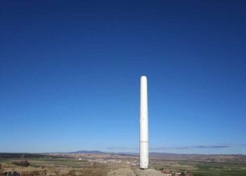 हे पोल नाही पवनचक्की आहे – हा व्हिडीओ पहाच :- लहान आणि कमी आवाजाची पवनचक्की, प्रत्येकाला ते परवडेल…