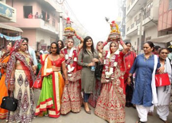 अमरावती :- किन्नरांची भव्य कलश यात्रा, राष्ट्रीय किन्नर संमेलनासाठी देशभरातील हजारो तृतीयपंथी दाखल…