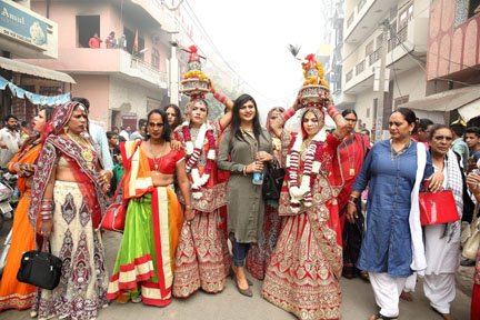 अमरावती :- किन्नरांची भव्य कलश यात्रा, राष्ट्रीय किन्नर संमेलनासाठी देशभरातील हजारो तृतीयपंथी दाखल…