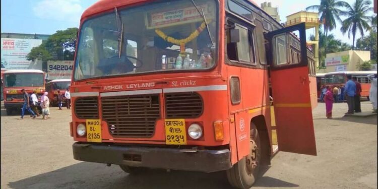 10 तारीख उलटली तरी ST कर्मचाऱ्यांना वेतन नाही, कामगार संघटना आक्रमक