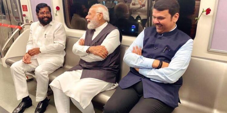 शिंदेंच्या डायलॉगवर मोदी अन् फडणवीस खळखळून हसले, जोक नेमका काय झाला?