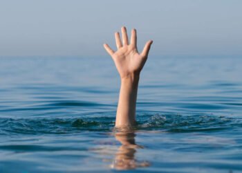 सहलीला गेलेल्या दोन विद्यार्थ्यांचा पाण्यात बुडून मृत्यू – कन्नड शहरातील सानेगुरुजी शाळेतील विदयार्थी