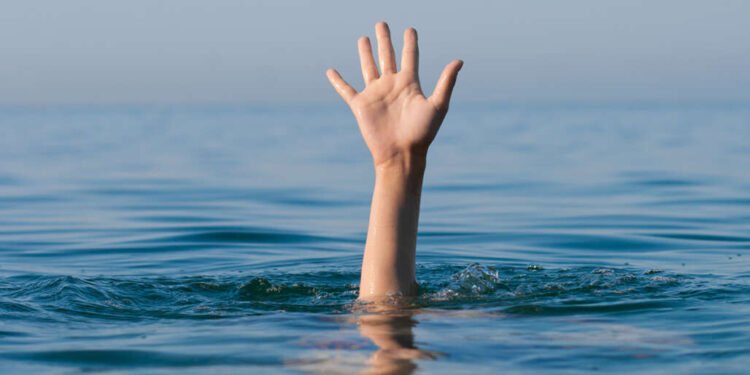 सहलीला गेलेल्या दोन विद्यार्थ्यांचा पाण्यात बुडून मृत्यू – कन्नड शहरातील सानेगुरुजी शाळेतील विदयार्थी