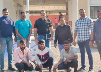 फुकट माज करणाऱ्या दादा-भाईंना पुणे पोलिसांनी चांगलीच अद्दल घडवली…