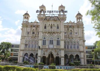 सोलापूर:- शिक्षण विभागात धावपळ: फायली सापडत नसल्याने अधिकार्‍यांची पंचाईत