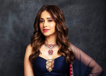 अभिनेत्री नुसरत भरुचाचा अपघात, डोक्याला टाके;