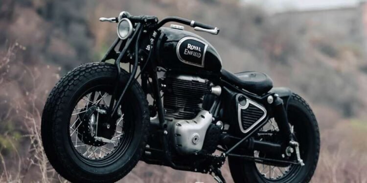 रॉयल एनफील्डच्या विक्रीत घसरण, फक्त इतक्या बाईकची झाली विक्री….