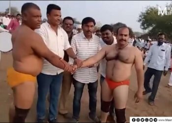 बंदोबस्तासाठी गेलेल्या पोलिसाने कुस्तीच्या फडात ठोकला शड्डू…