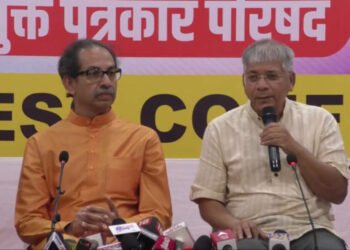 LIVE :- उद्धव ठाकरे आणि प्रकाशआंबेडकर यांची संयुक्त पत्रकार परिषद….