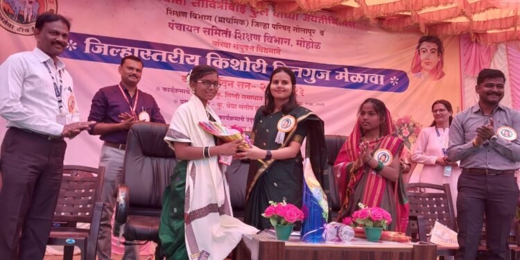 शिकून तू काय मोठी होणारयं, अशी लोकांनी केली चेष्टा आयएएस मनीषा आव्हाळे यांनी सांगितला किस्सा