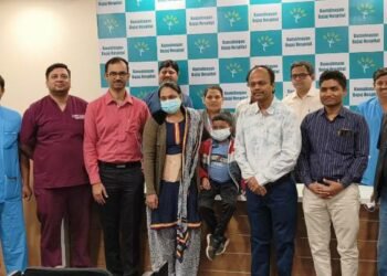 दहा वर्षाच्या मुलाला आईकडून किडनी देऊन पुनर्जन्म – कमलनयन बजाज रुग्णालयात दुर्मिळ शस्त्रक्रिया 