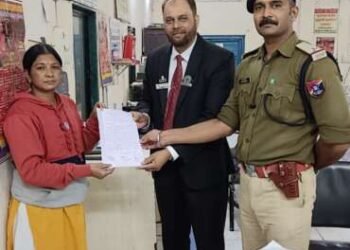 32 ग्रॅम सोन्याची चैन परत केल्याने रेल्वे विभागासह टी सी चे कार्याचे सर्व कौतुक