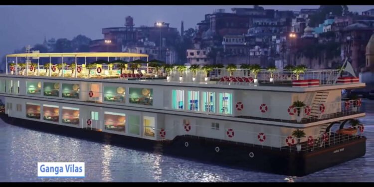 हा व्हिडीओ पहाच…गंगेवर समुद्रपर्यटन !