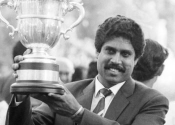 कपिल देव यांचा तो रेकॉर्ड आजही आहे अबाधित, इतर खेळाडू आसपासही नाहीत…