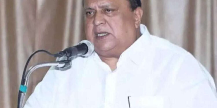 हसन मुश्रीफांच्या घरावर ईडीचे छापे, राष्ट्रवादीत खळबळ…