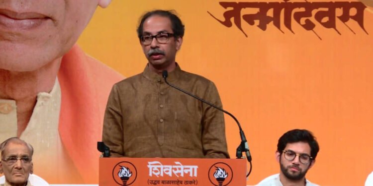 भक्त अंध होते पण गुरुही अंध निघाले, BMCच्या ठेवींवरुन उद्धव ठाकरेंचा नरेंद्र मोदींवर पलटवार…